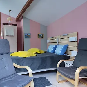 https://la-chambre-den-face.midi-pyreneeshotels.com