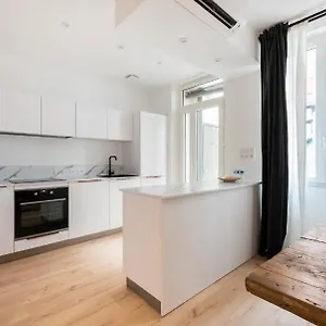 {st Fee Sur Les Toits} * Plein Centre * Clim Appartement
